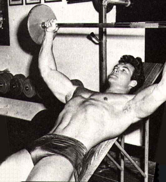 Steve Reeves trains chest