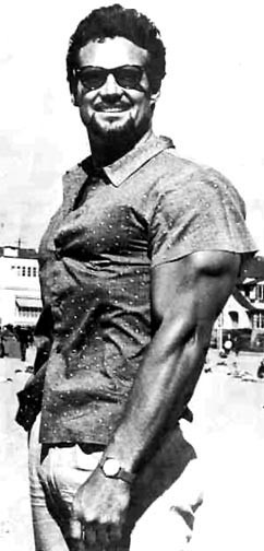 Steve Reeves hits a tricep shot.
